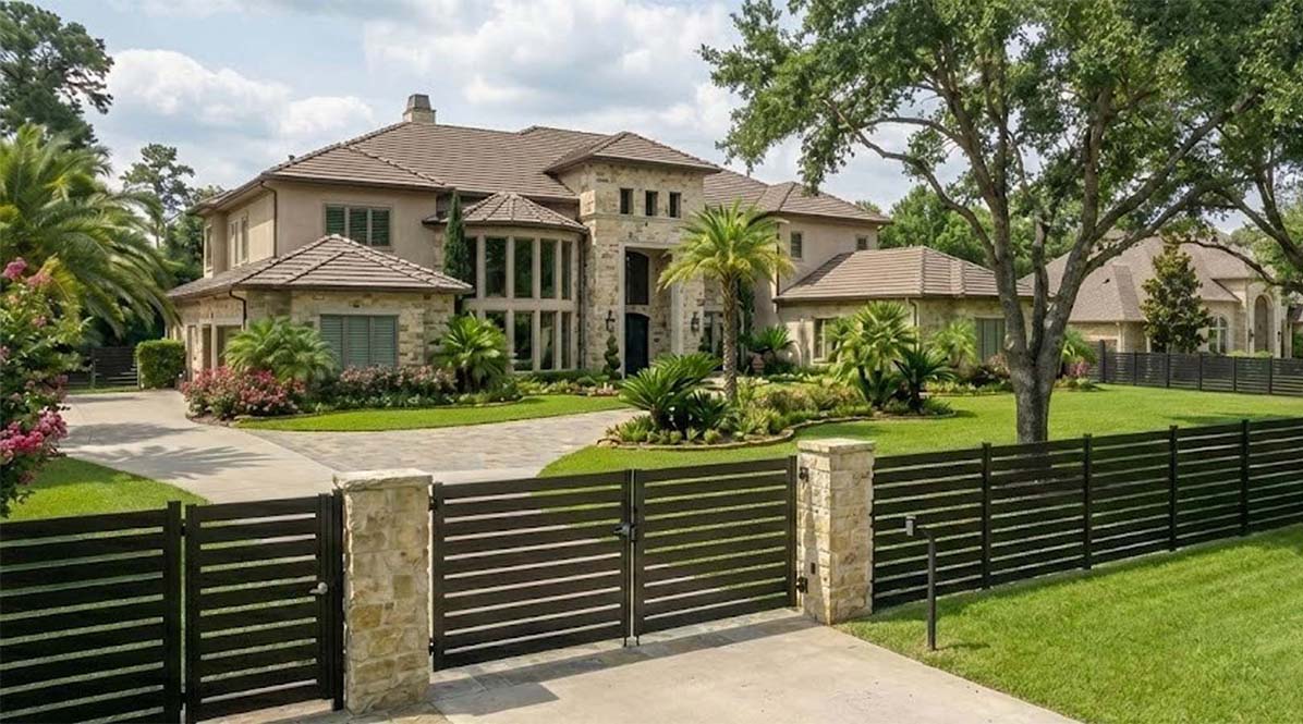 foundation-fence-supply-dallas-modern-aluminum-slat-front-yard-fence-1196