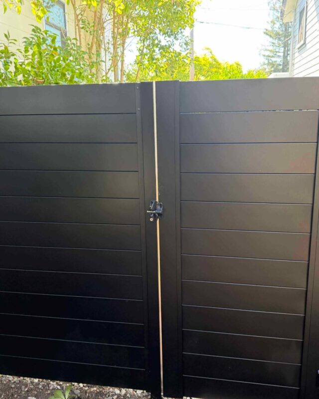 Black aluminum slat single gate